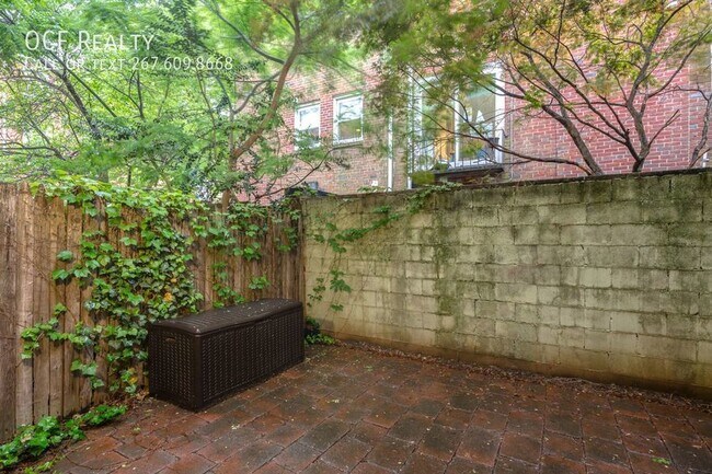 Foto del edificio - Washington Square West Two Bedroom Home