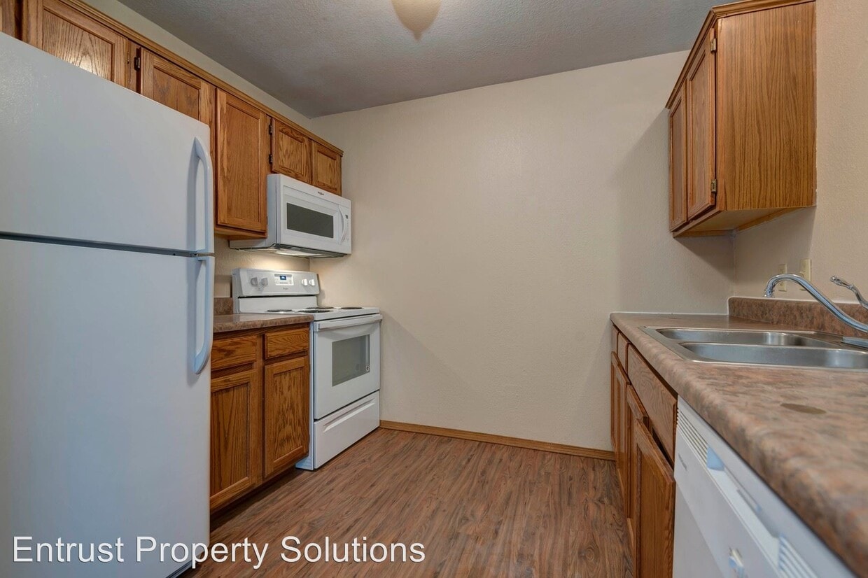 Primary Photo - 2655 W Farm Rd 164