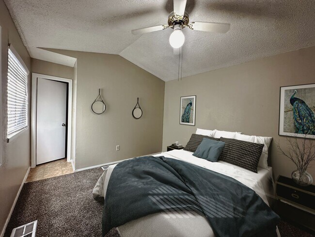 Foto del edificio - Trinity Meadows 1107/2103