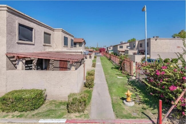 Foto del edificio - 4024 W Reade Ave