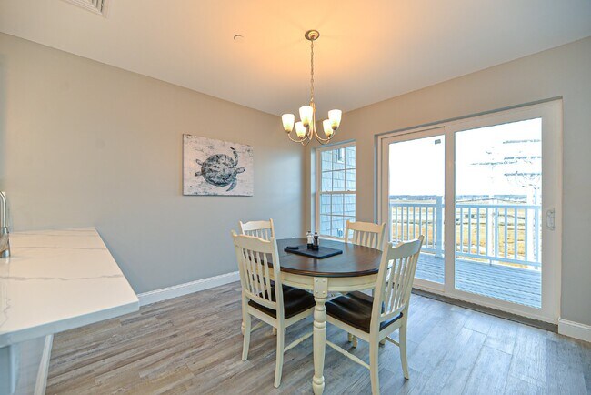 Foto del edificio - Gorgeous 2 bedroom very spacious condo at ...