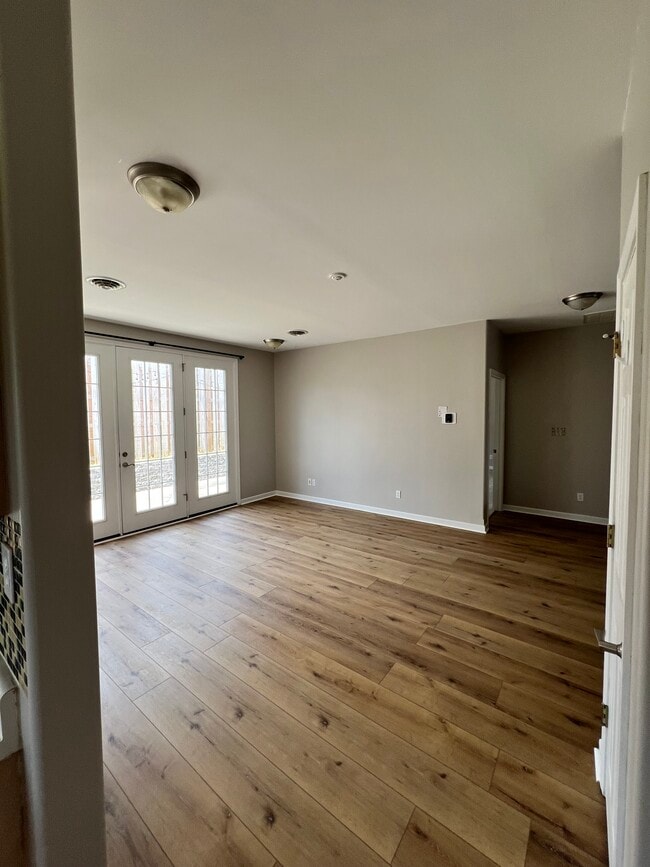 Building Photo - 1032 Villa Ct