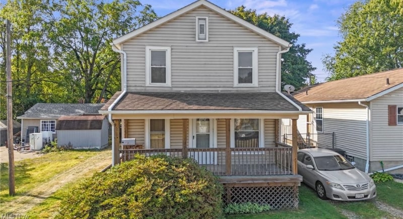976 Cole Ave Akron, OH 44306 – photo 1