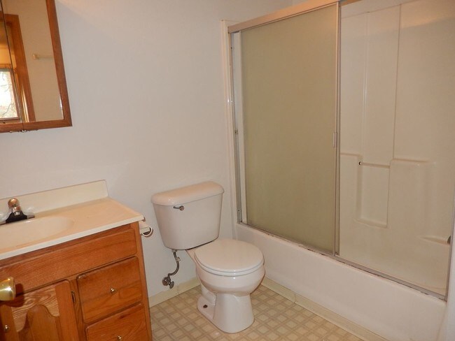 Foto del edificio - Upstairs 2-bedroom unit in a 4-plex