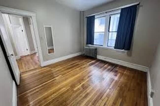 Building Photo - No brokers Fee, Central Back bay Location,...