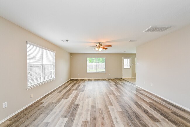 Building Photo - 4435 Sprangletop Ave