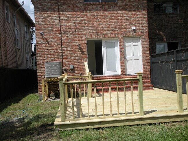 Building Photo - 3109 Napoleon Ave
