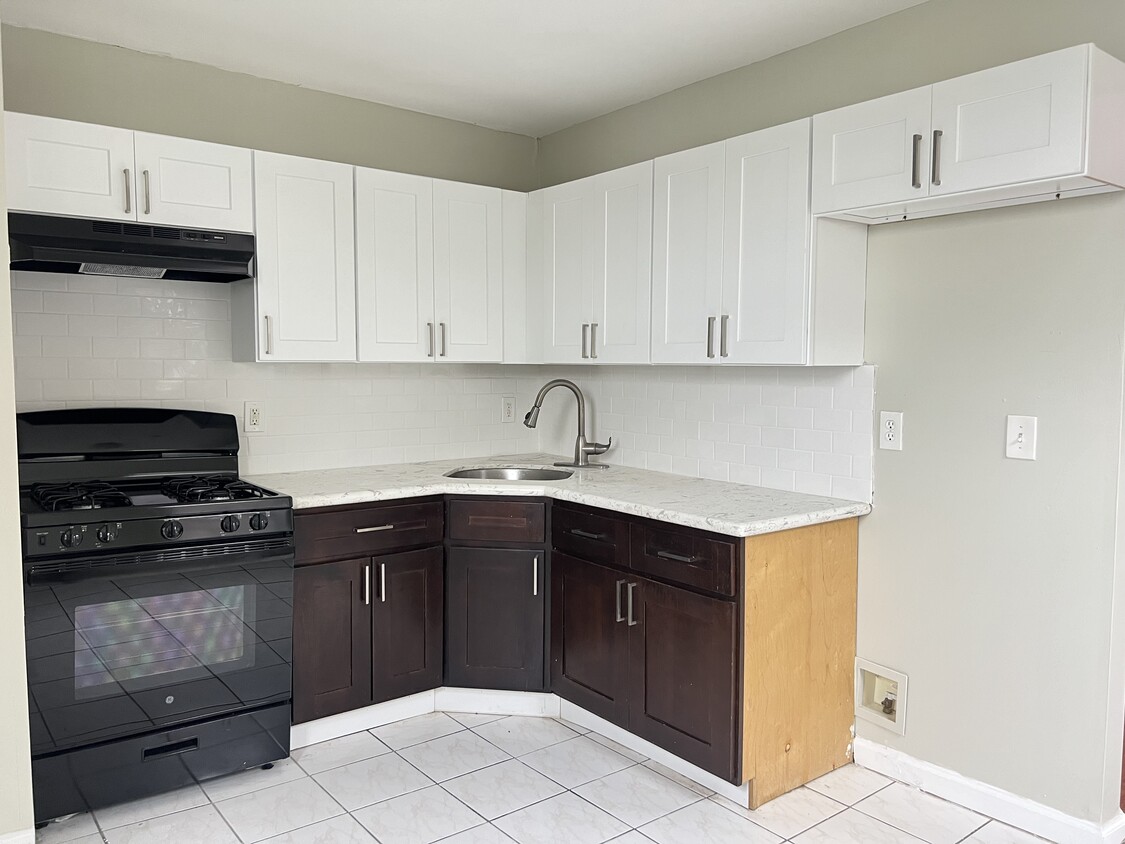 96 Eaton Pl 1B - 94 Eaton Pl