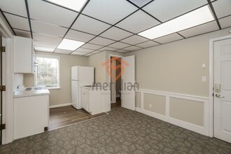 Building Photo - 60 Romney St