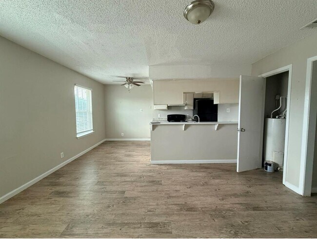 Foto del edificio - 6110 Wheless Cove