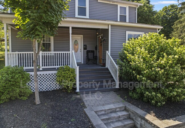 Building Photo - 505 B St
