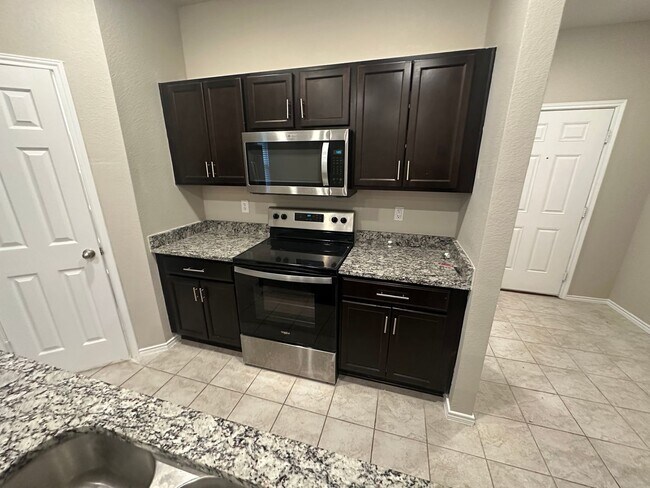 Foto del edificio - 5108 Karen Grn Dr