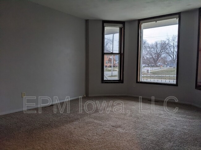 Foto del edificio - 304 1st St SE