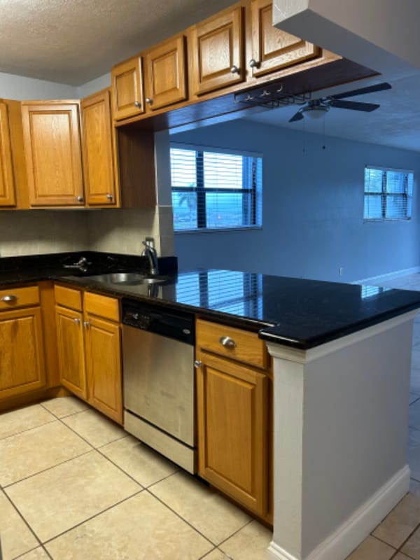 Building Photo - 701 N Indian River Dr