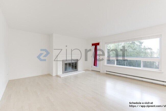 Building Photo - 12707 NE 116th St