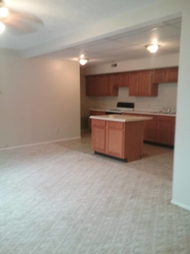 Building Photo - 104 I St