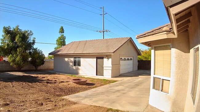 Foto del edificio - 22747 Pebblestone Dr