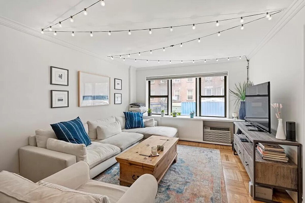 Building Photo - Your Destination for Style and Sophistication