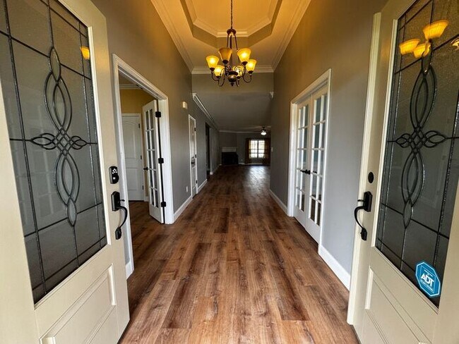 Foto del edificio - Near Redstone Arsenal Gate 1 with fence, storm shelter and AMAZING spa shower in primary suite