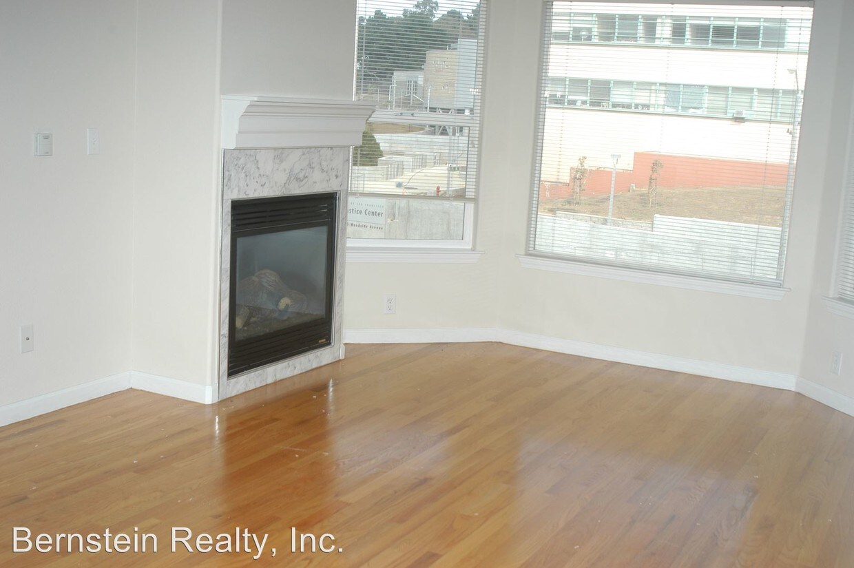 Primary Photo - 600 Portola Dr