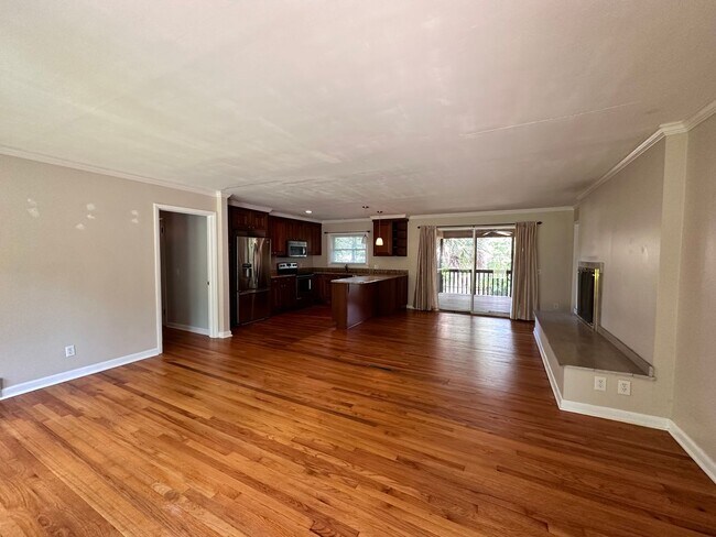 Building Photo - 3221 Foxhall Rd