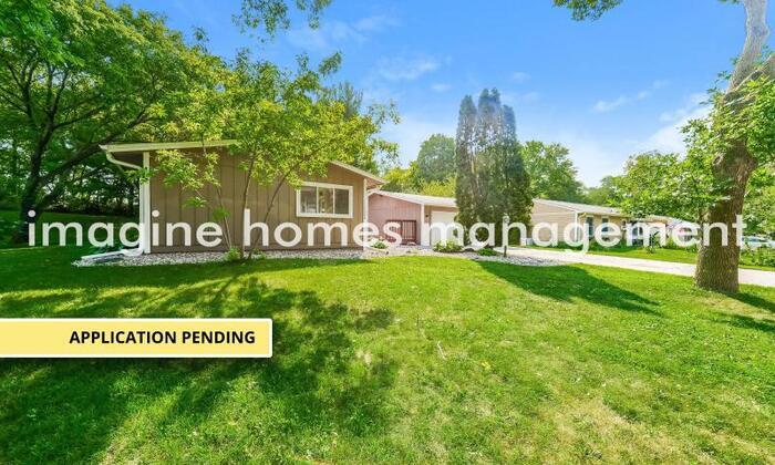 Primary Photo - Cozy 3 Bedroom House in Chaska