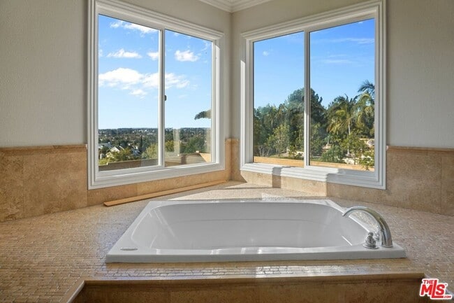 Building Photo - 5318 Calarosa Ranch Rd