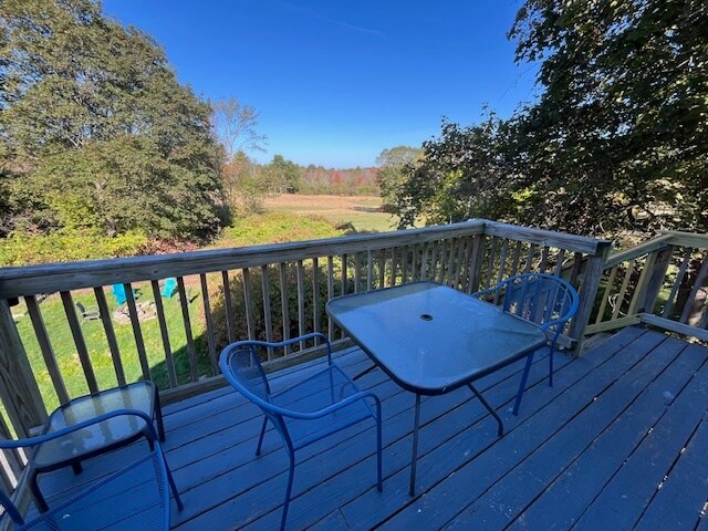 Deck - 30 E Elm St