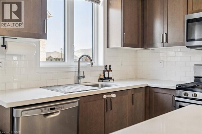 Photo du bâtiment - 1890 Rymal Rd E