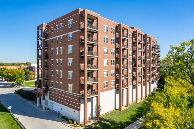 Building Photo - Residences of Thatcher Woods