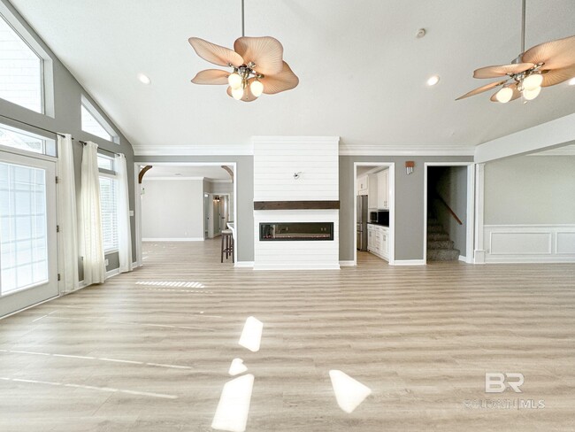 Building Photo - 521 Wedgewood Dr