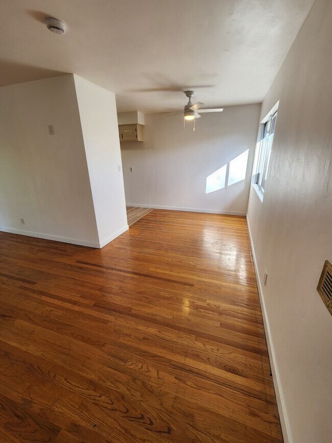 Foto del edificio - Single-Level La Mesa Home, Updated Interiors, Private Outdoor Space & Garage