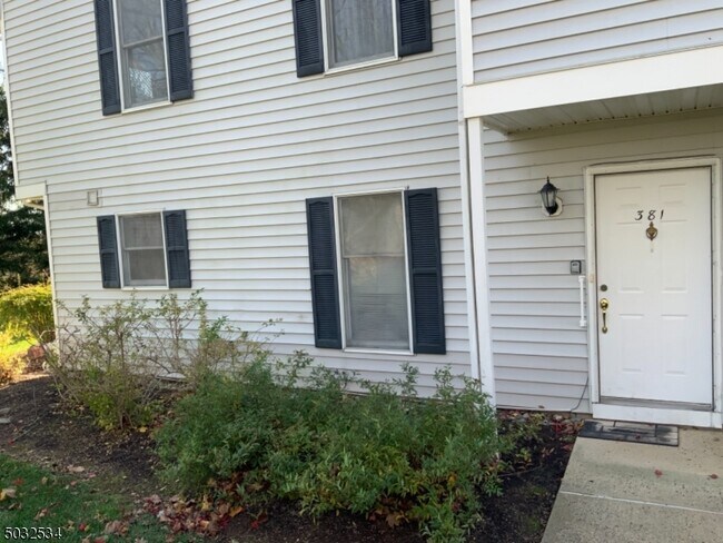 Building Photo - 381 Burdock Ct