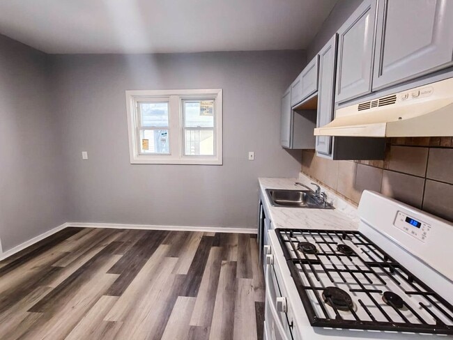 Building Photo - 91 Spring St