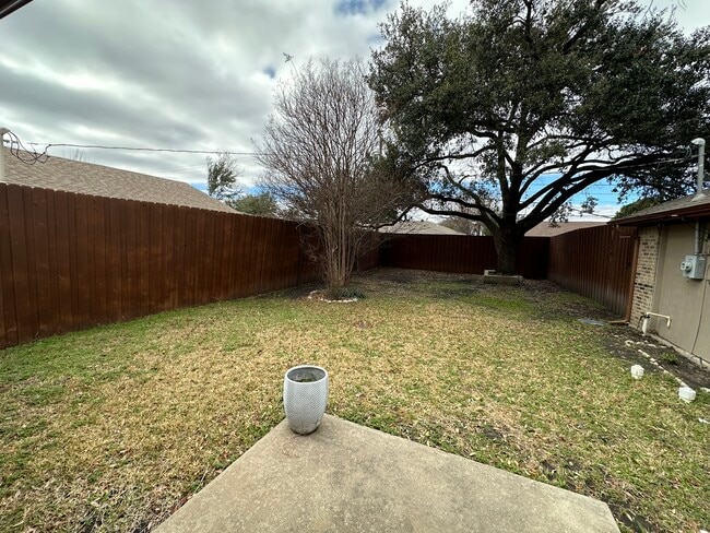 Building Photo - 3011 Lockmoor Ln