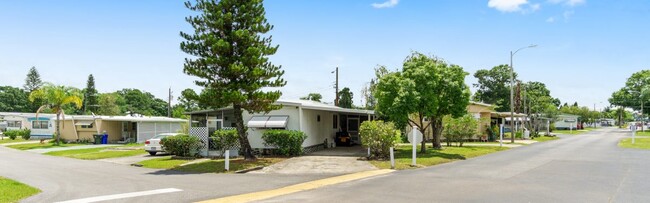 Building Photo - 55+ Citrus Center Colony