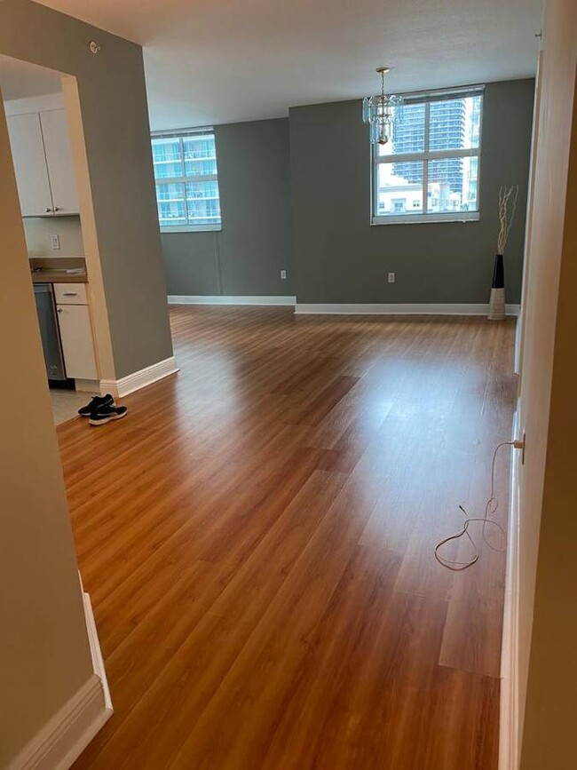 Sala de estar - 1250 S Miami Ave