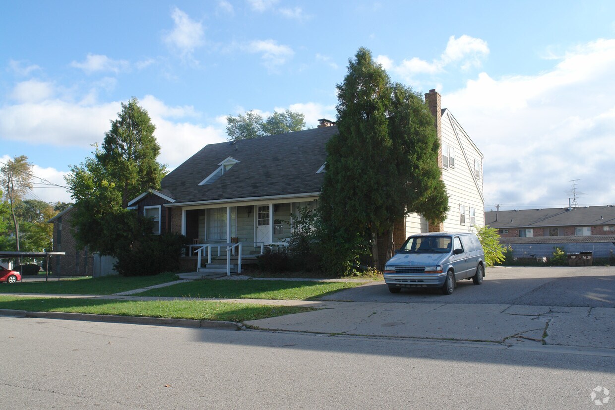 Foto principal - 5717 Orchard Ct