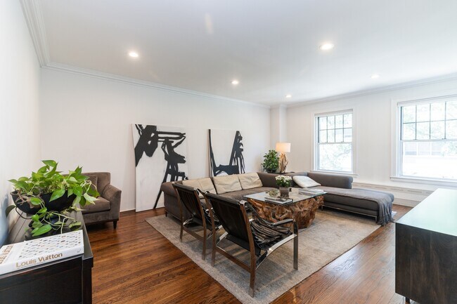 Foto del edificio - 3534 N Lake Shore Dr
