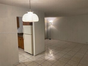 Building Photo - 17021 N Bay Rd