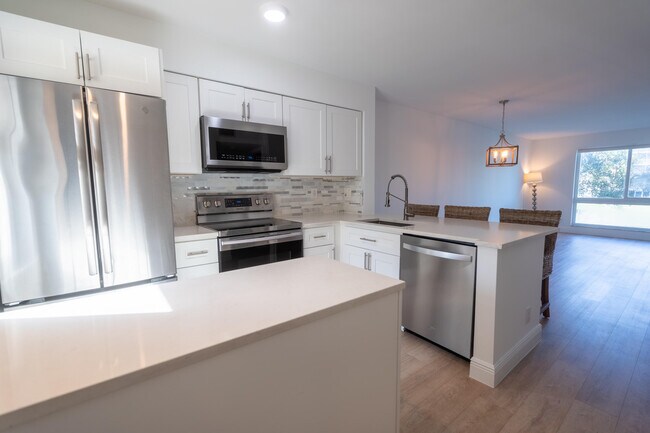 Foto del edificio - 2108 S Cypress Bend Dr