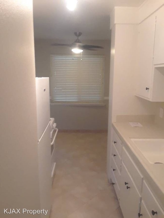 Building Photo - 801 McClatchy Way