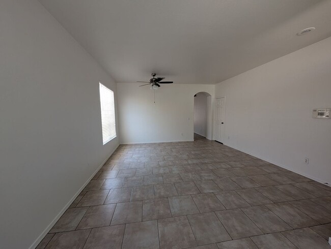 Foto del edificio - 3 Bedroom 2 Bathroom in Executive Palms Subdivision