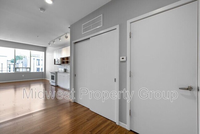 Foto del edificio - 4100 Lindell Blvd