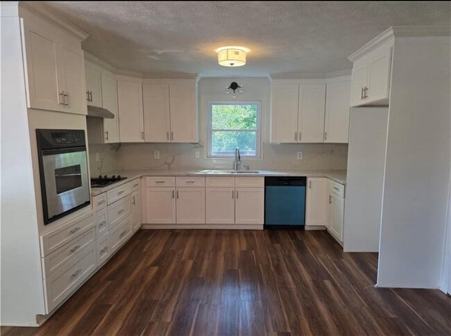 Foto del edificio - 2907 Moorings Pkwy SW