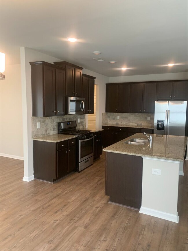 Building Photo - Single Family Home in Lithonia!