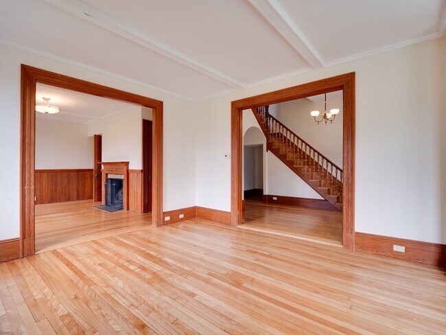 Building Photo - 54 Park Ave