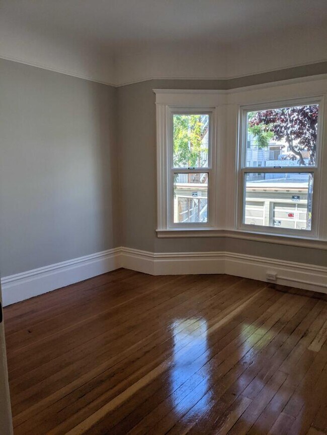 Building Photo - 3 bedroom in San Francisco CA 94110