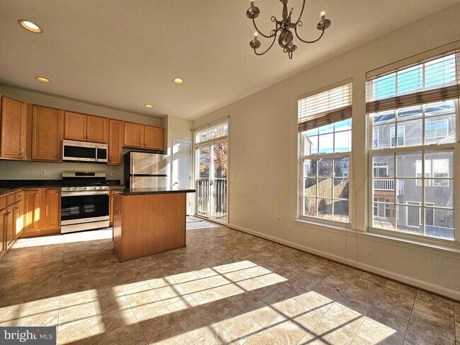 Foto del edificio - 15334 Elizabeth Burbage Loop