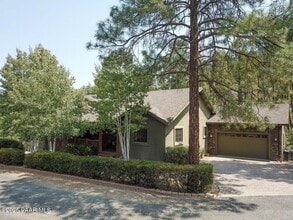 Building Photo - 820 Bryce Canyon Cir